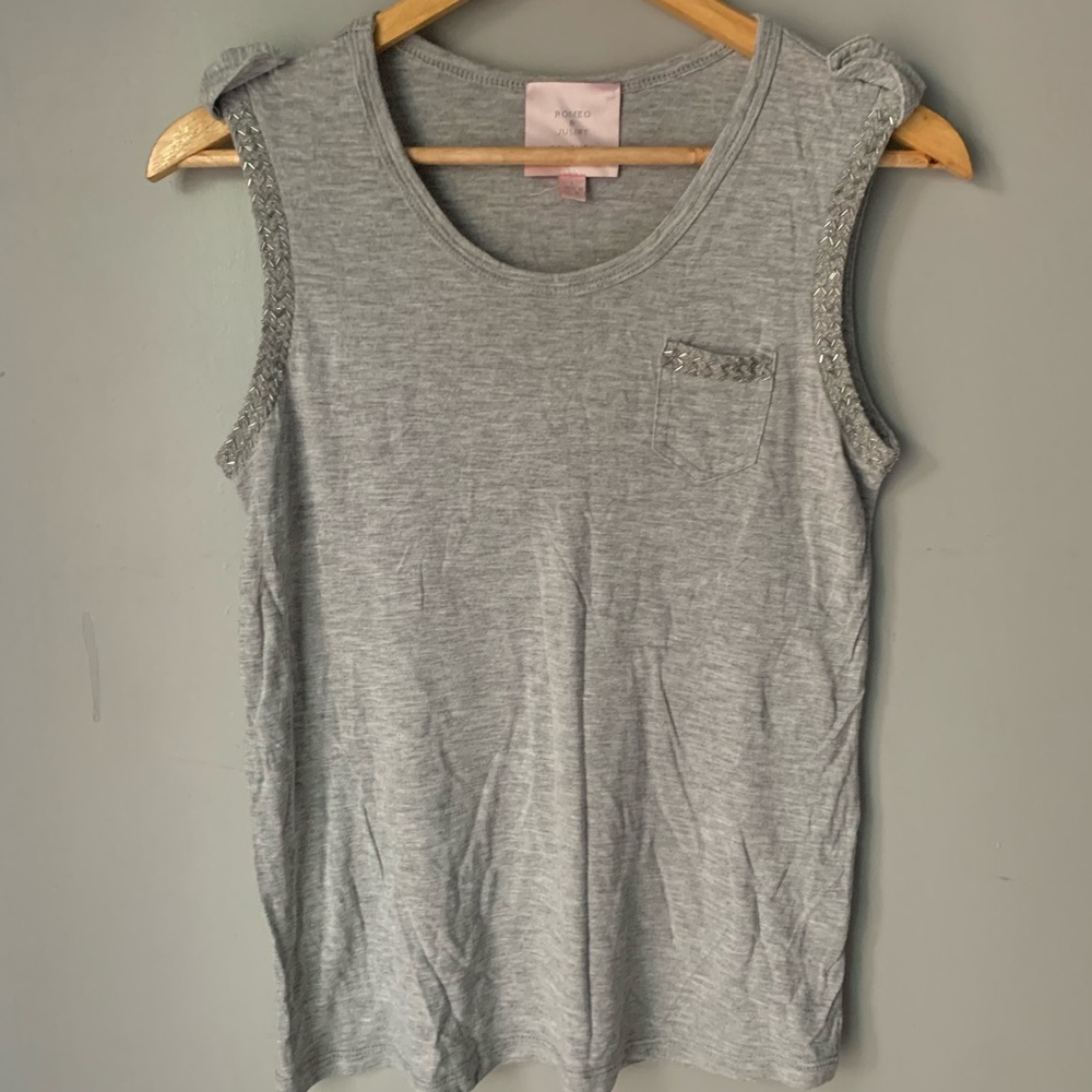 ⭐️*3 for $10* Romeo and Juliet Couture Top Size Large